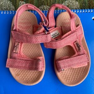 Oshkosh sandals pink